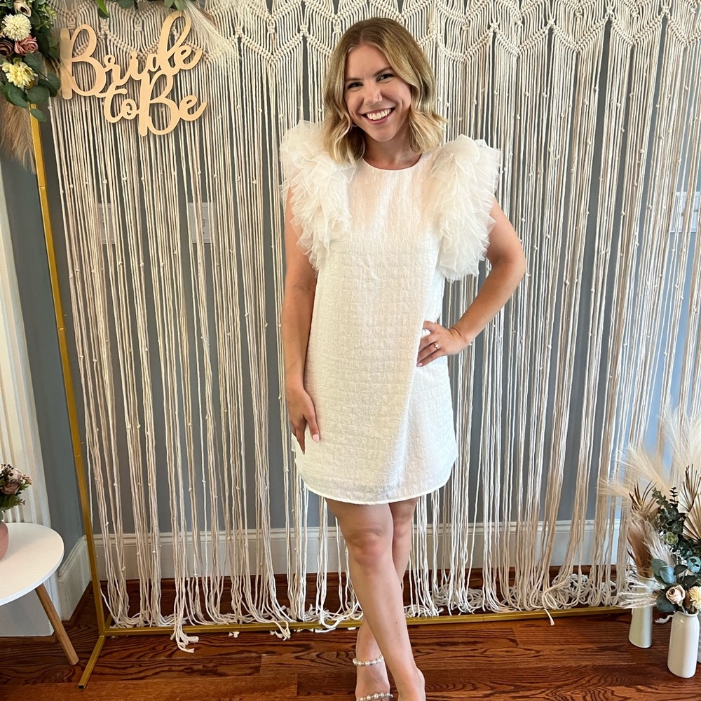 Tulle sleeves champagne dress